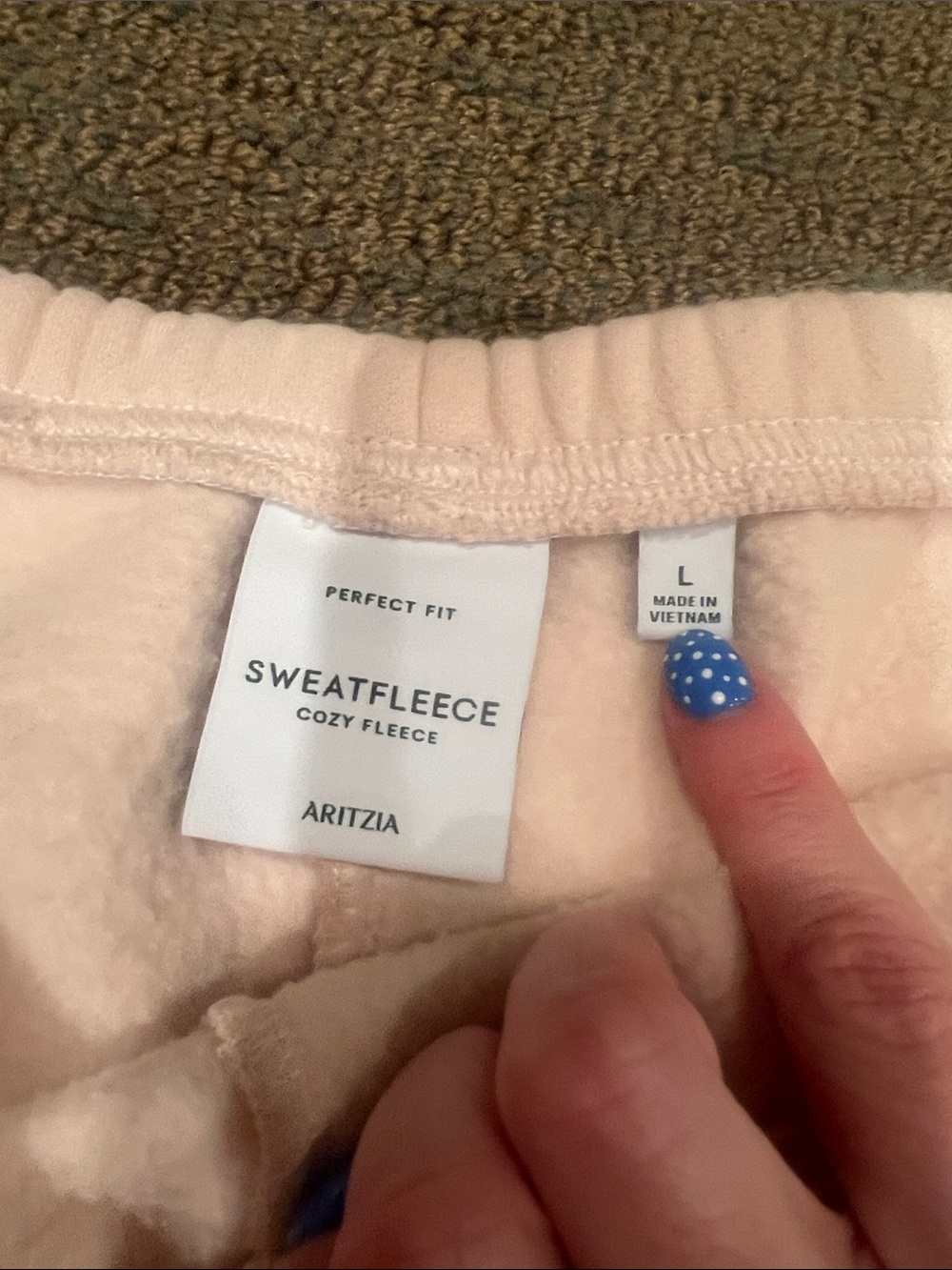 Aritzia Light Pink Shorts - Picture 3 of 3